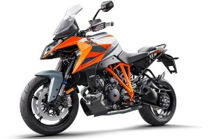 KTM 1290 SUPER DUKE GT, o adevarata arma - 175 cai putere si cuplu incendiar