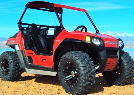 Polaris RZR cu trei tobe de evacuare