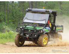 2011 John Deere Gator este bun la toate