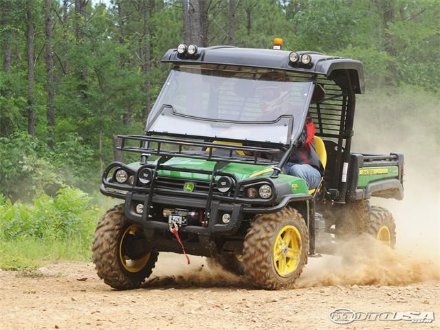 2011 John Deere Gator este bun la toate