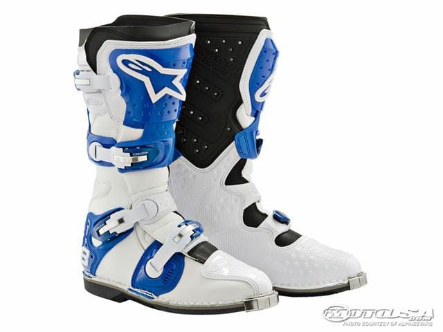 Alpinestars Tech 8 Light, pentru enduristii la dieta