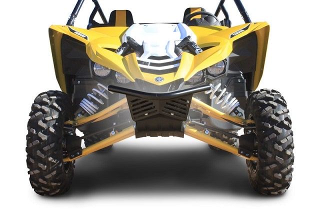 Yamaha YXZ 1000 dotat cu un front bumper minimalist cu un impact maxim