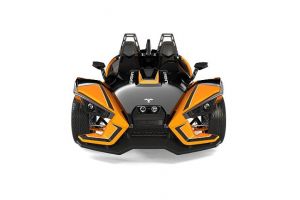 Polaris a lansat lineup-ul 2017 Slingshot, cu modelul SLR inspirat de curse